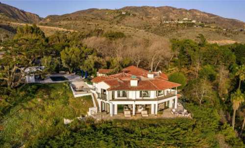 Kim Kardashian buys Malibu Estate for $70m from Cindy Crawford